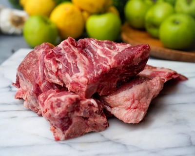 Свинина на кости охлаждённая 1 кг - купить в Казиле